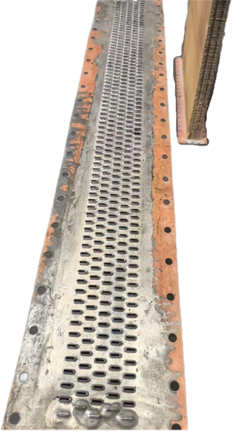 Teras radiator jenis bergelombang untuk enjin